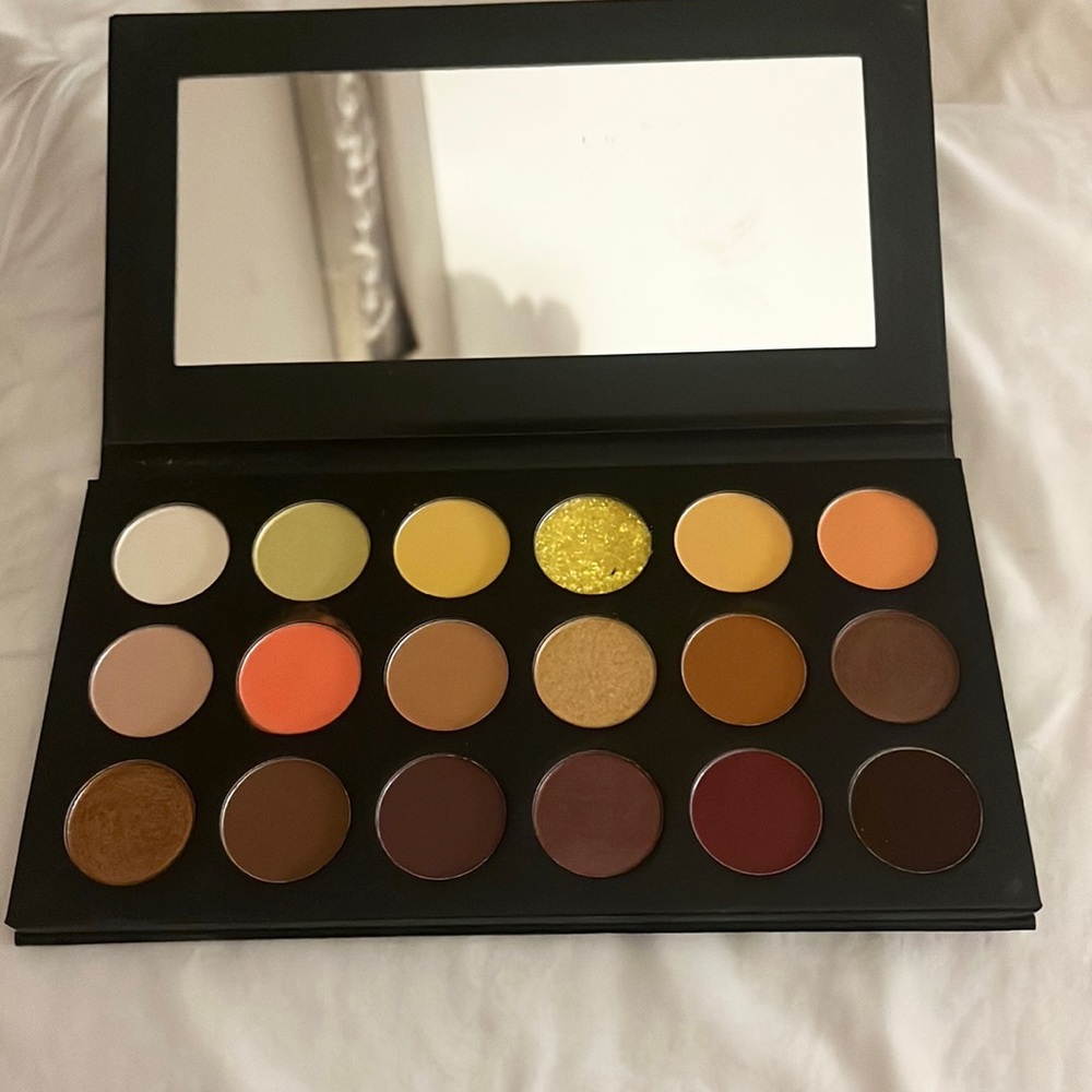 Morphe Palettes(2) 18s- Sunset Beats and 18A-Blue Ya Away - Picture 3 of 3